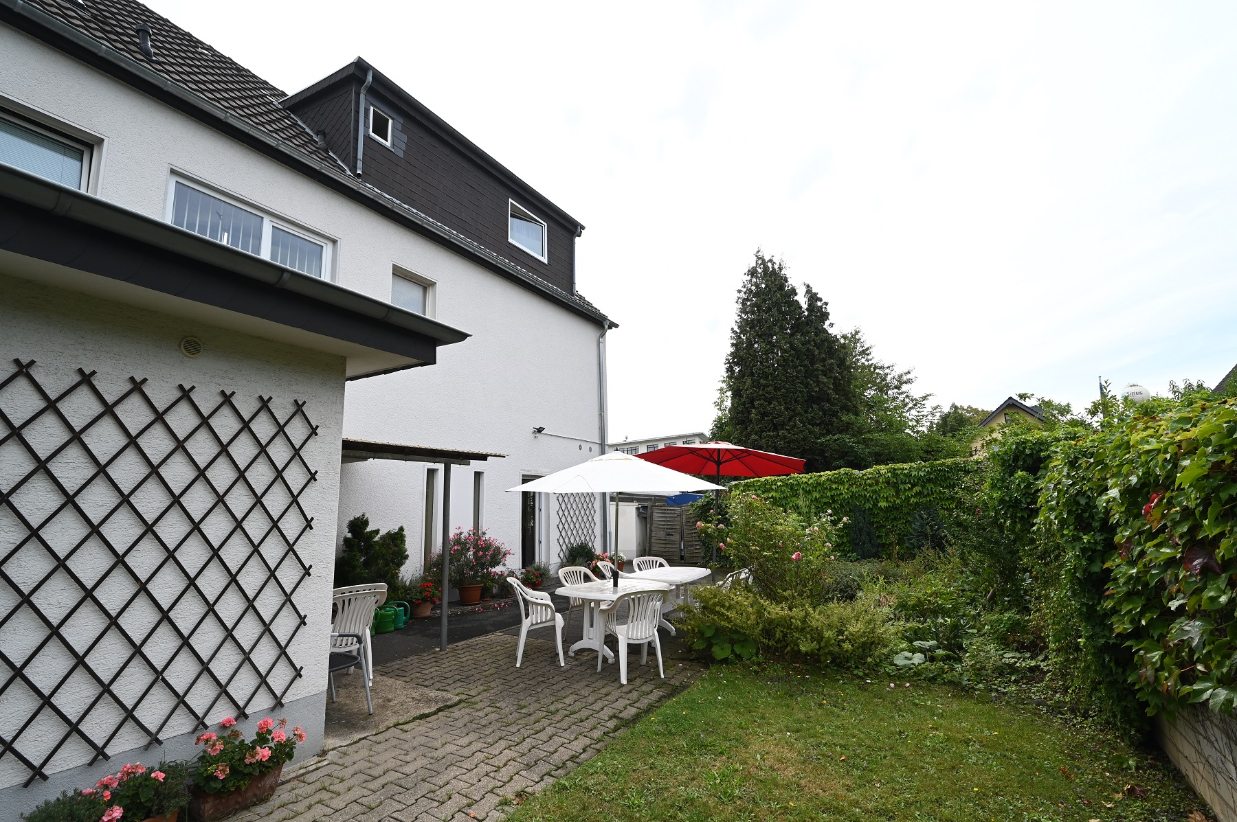 Garten mit Sitzecke im Haus Kornblumenweg