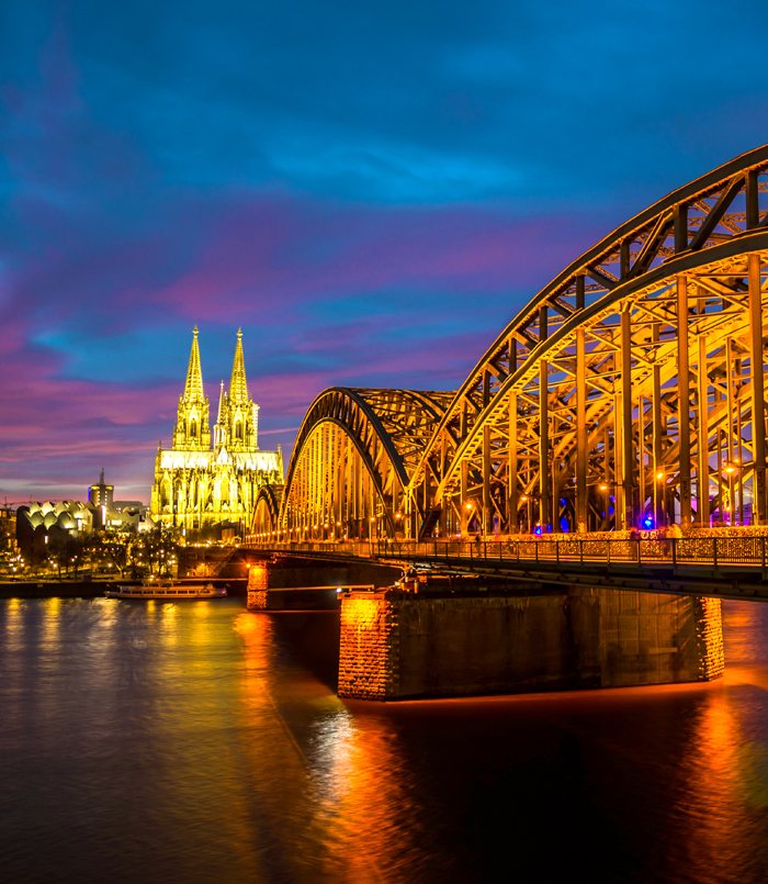 Kölner Dom und Hohenzollernbrücke am Rhein